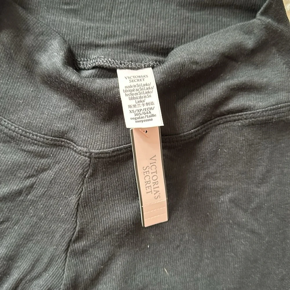 ⭐️⭐️NWT⭐️⭐️Pink by Victoria’s Secret ribbed flair pants. Lightweight XS - Picture 2 of 3
